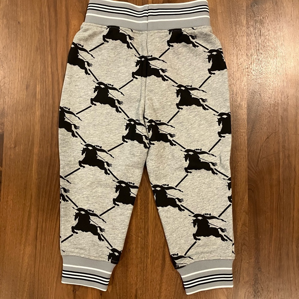 NEW! BURBERRY Boy's Sidney Equestrian Knight Printed Sweatpants - Picture 4 of 11